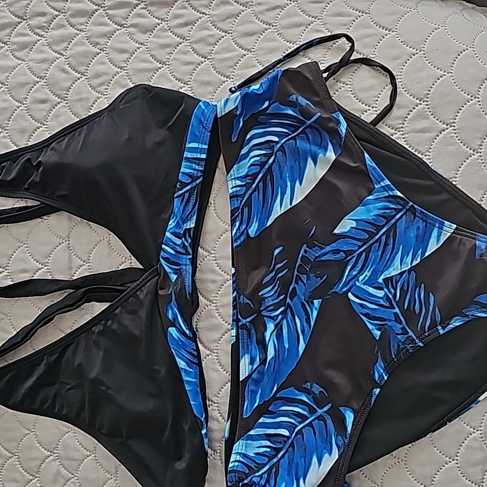 331 Ladies XL 2 piece Swimsuit